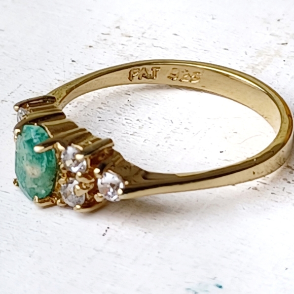 Green Stone and CZ Gold Ring - Picture 11 of 11